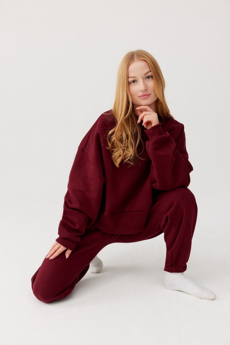 bluza damska ROSA idealna do stylizacji streetwear, klasyczna bordowa bluza ROSA z okrągłym dekoltem