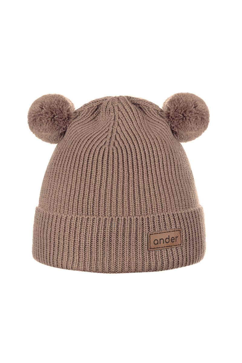 Miękka czapka dziecięca z wełny merino z uszkami.
Czapka TEDDY dla dziecka z ozdobną naszywką Ander.
Ciepła czapka dziecięca beanie z naturalnej wełny merino.
