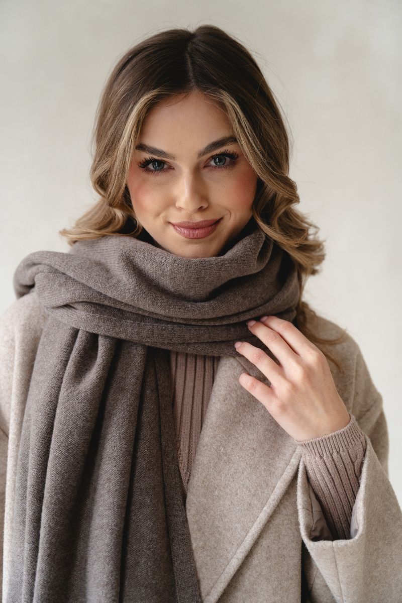 elegancki szal premium, miękki z naturalnej wełny merino na chłodne dni