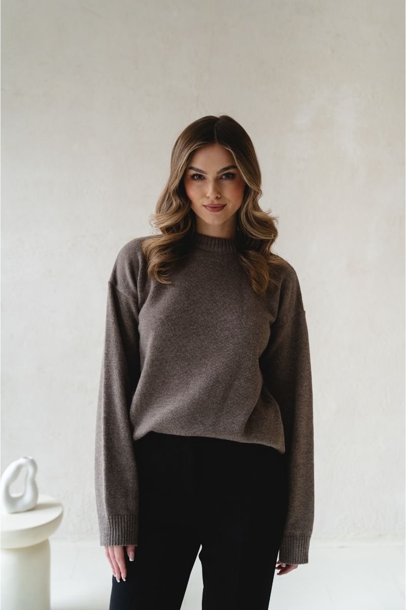 elegancki sweter damski z wysokiej jakości wełny merino i kaszmiru
wygodny sweter w stylu casual