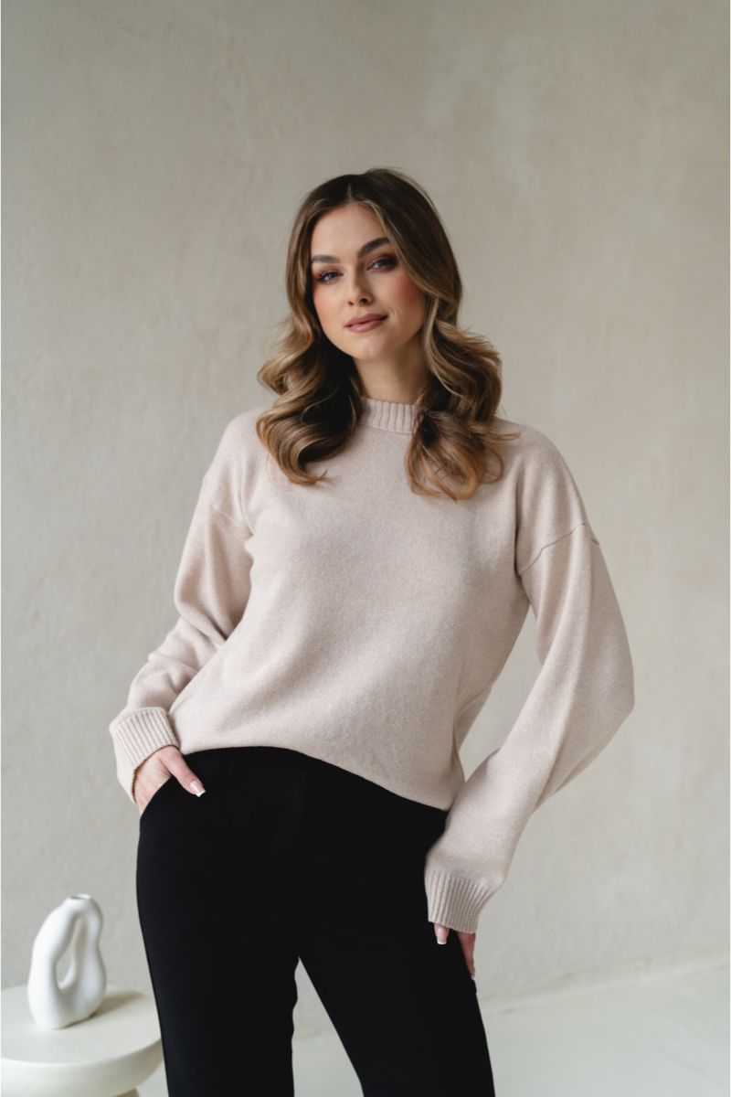 elegancki sweter damski z wysokiej jakości wełny merino i kaszmiru
wygodny sweter w stylu casual