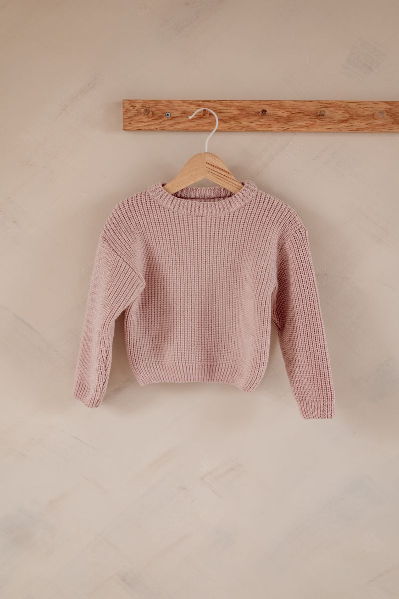 Sweter NORD z 100% merino idealny na chłodniejsze dni.
Oddychający sweter dziecięcy z naturalnej wełny merino.