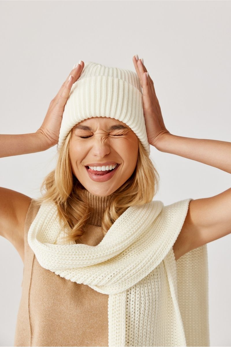 ciepły damski szal COCO jako stylowy dodatek do codziennej stylizacji, wykonany z 100% wełna merino 