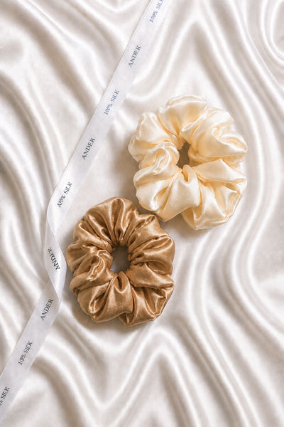 Set of two SILQ silk scrunchies – size - M – ecru, beige
