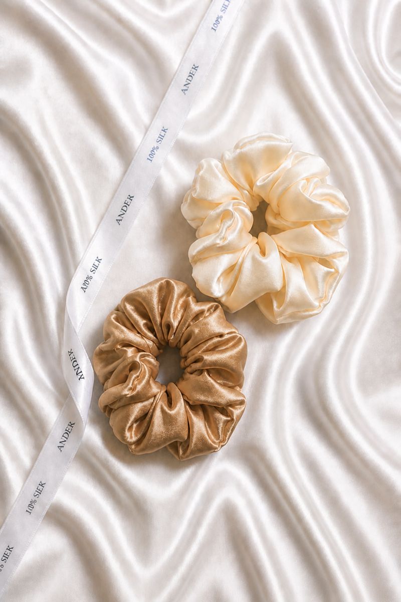 Set of two SILQ silk scrunchies – size - M – ecru, beige